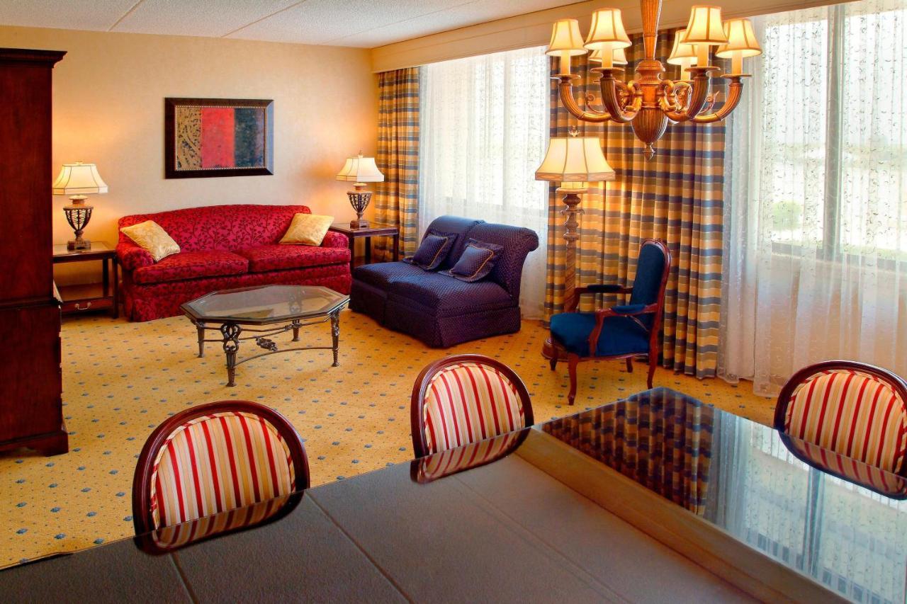 Long Island Marriott Hotel Uniondale Habitación foto
