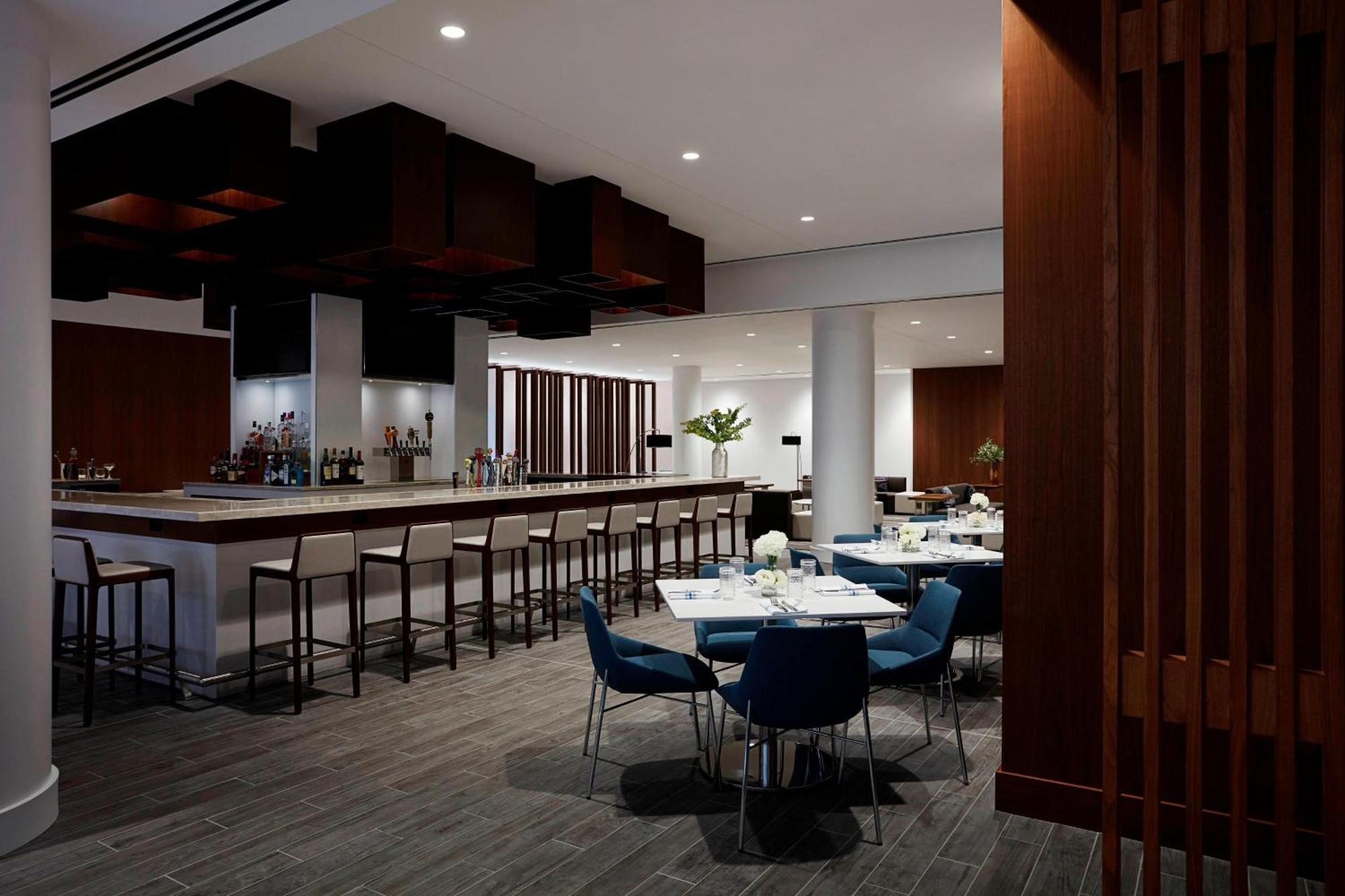 Long Island Marriott Hotel Uniondale Exterior foto